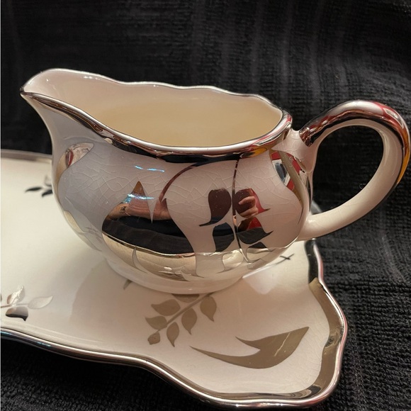 Sandland Ware Cream, Sugar and Tray - Picture 4 of 7